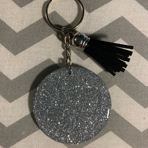 Football Mom Keychain🏈 - Picture 2 of 2